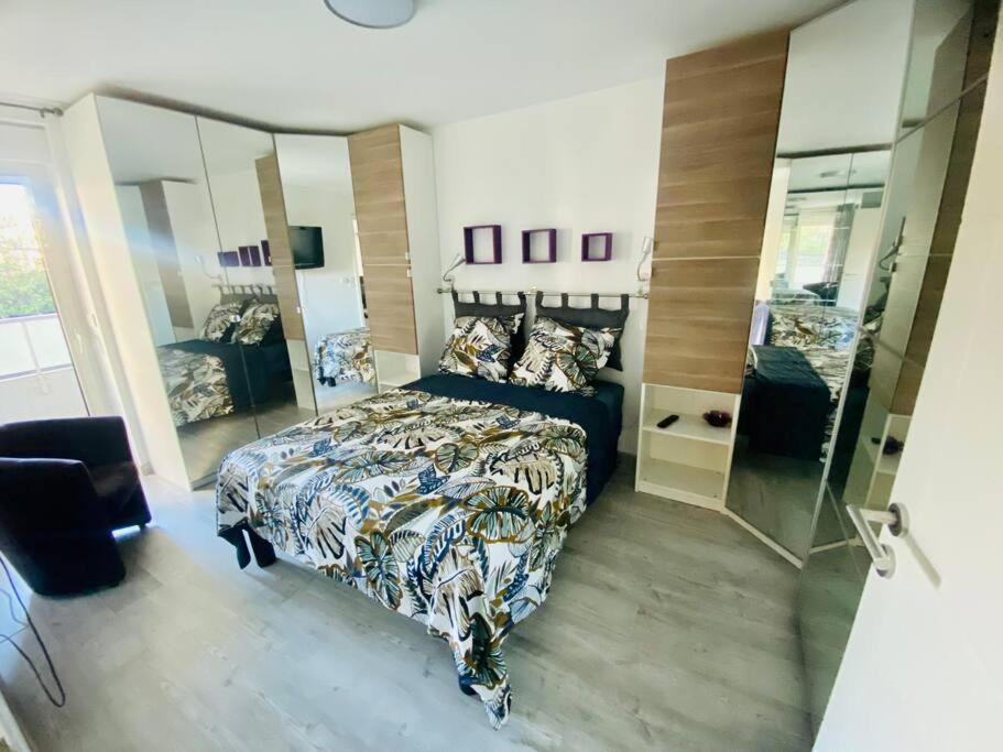 Le Standing Parking Wifi Metz Un-Sejour-A-Part Apartamento Exterior foto