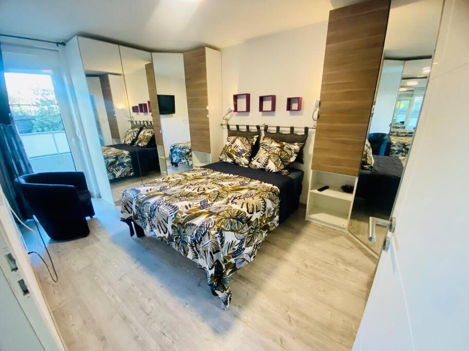 Le Standing Parking Wifi Metz Un-Sejour-A-Part Apartamento Exterior foto